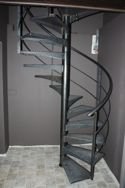 escalier-colimacon-acier-brut-2
