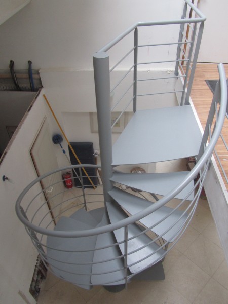 escalier-colimacon-marche-suspendu-2