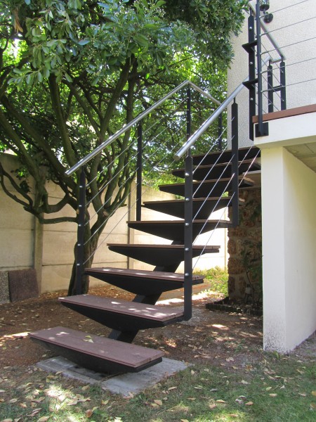 escalier-extérieur-acier-marche-composite-3