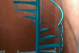 escalier-colimaçon-métal-marche-anti-dérapante-33