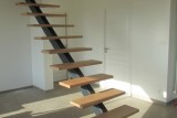 escalier-droit-limon-central-marche-aerienne-2