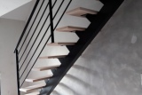 escalier-quart-tournant-limon-central-marche-hetre-12